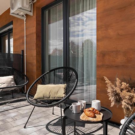 Artis Apartments By Housine Затор Екстериор снимка