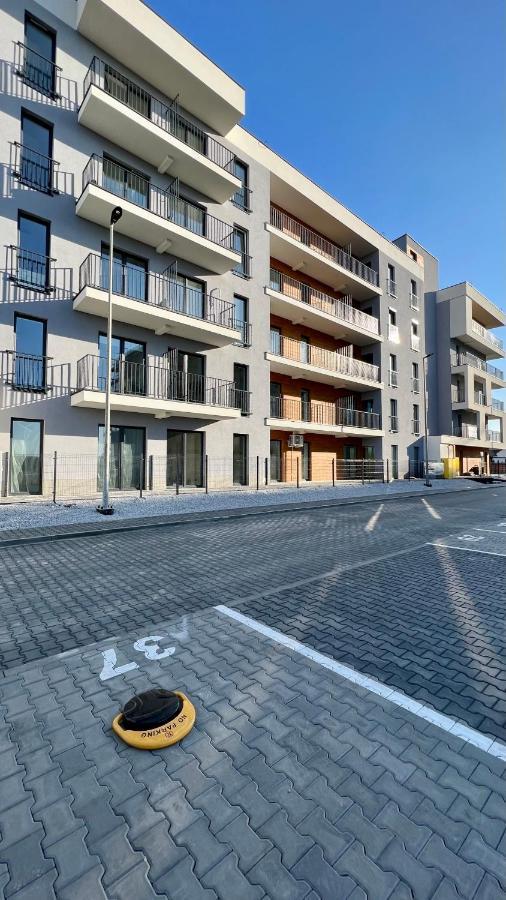 Artis Apartments By Housine Затор Екстериор снимка